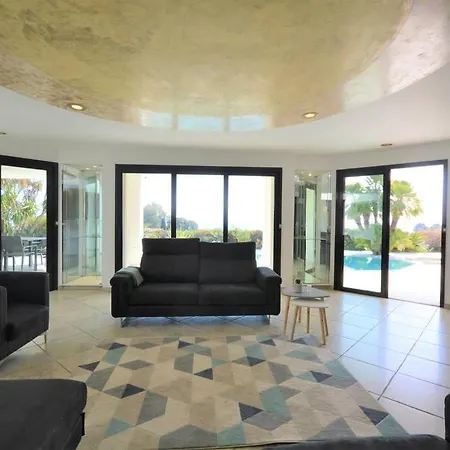 Vue Avec Piscine Au Calme קאן
